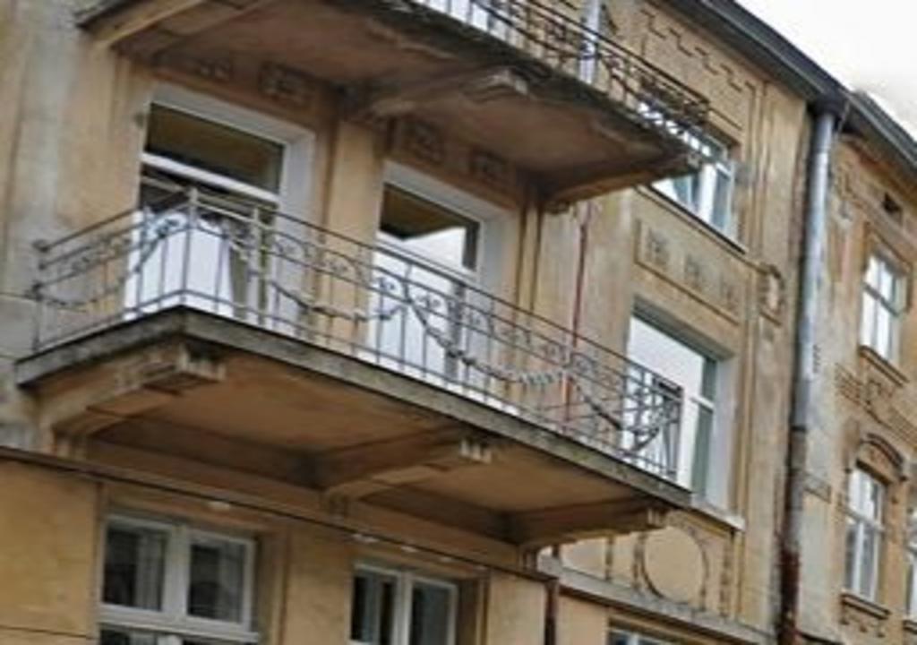 Novyi Apartment *